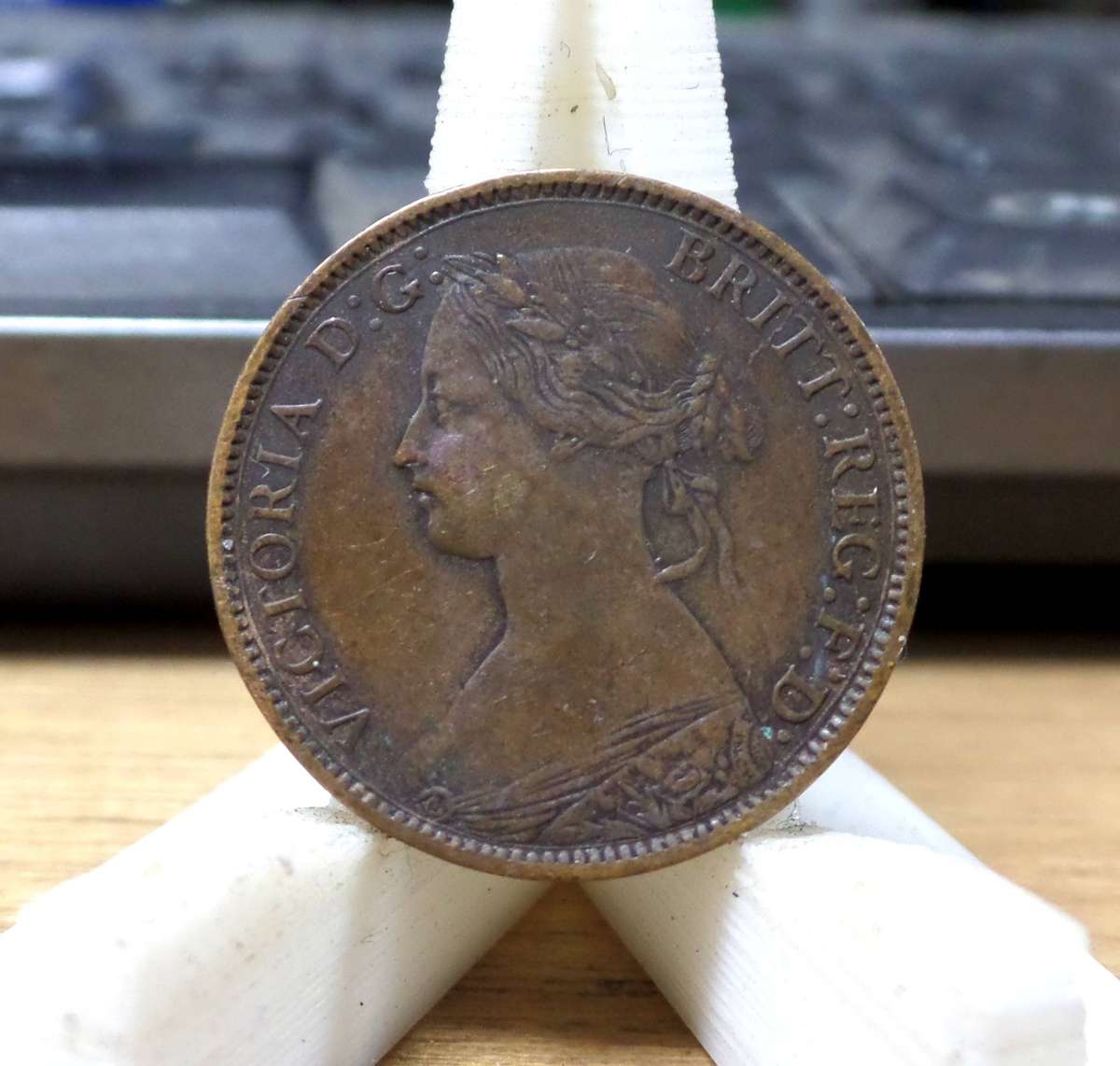 *R1 Auction* UK Farthing 1861