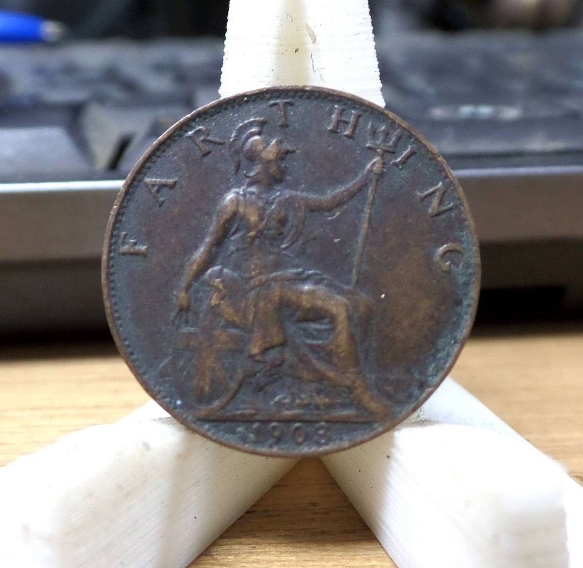 *R1 Auction* UK Farthing 1903