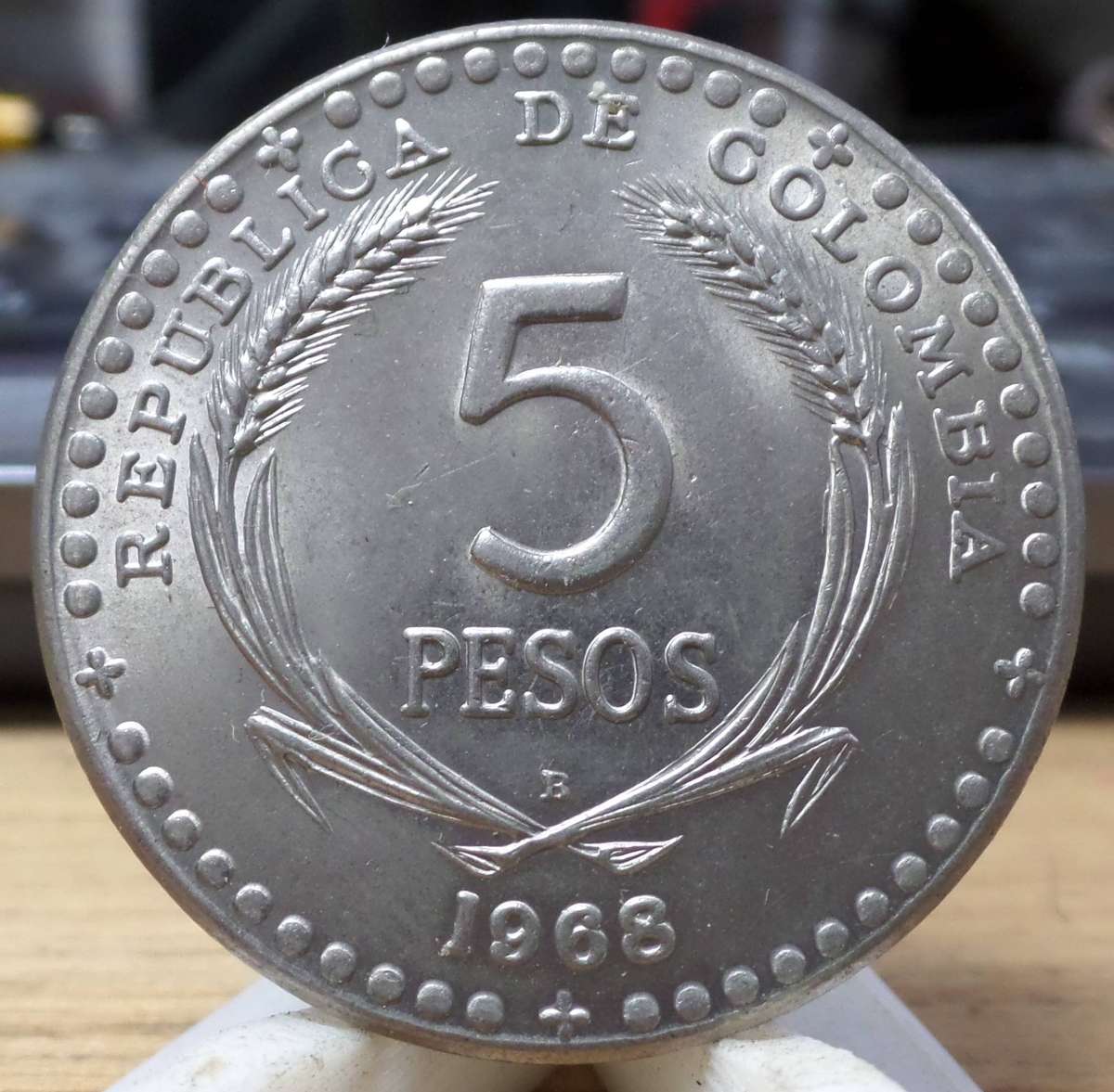 *R1 Auction* Colombia 5 Pesos 1968 - 39th Eucharistic Congress