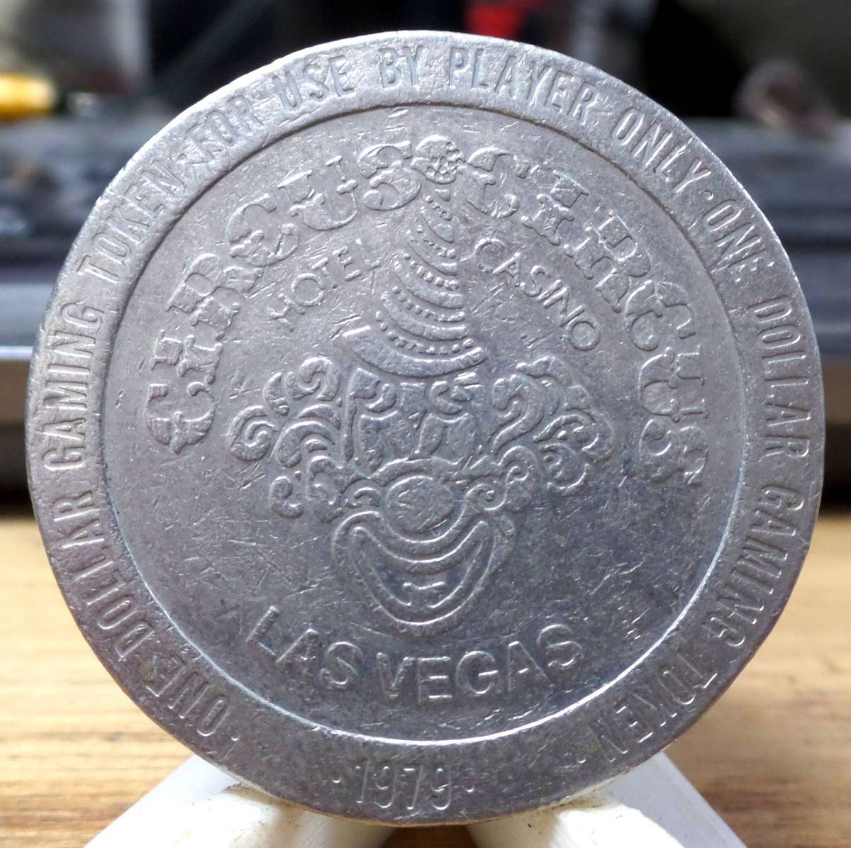 *R1 Auction* Circus Circus 1 Dollar gambling token