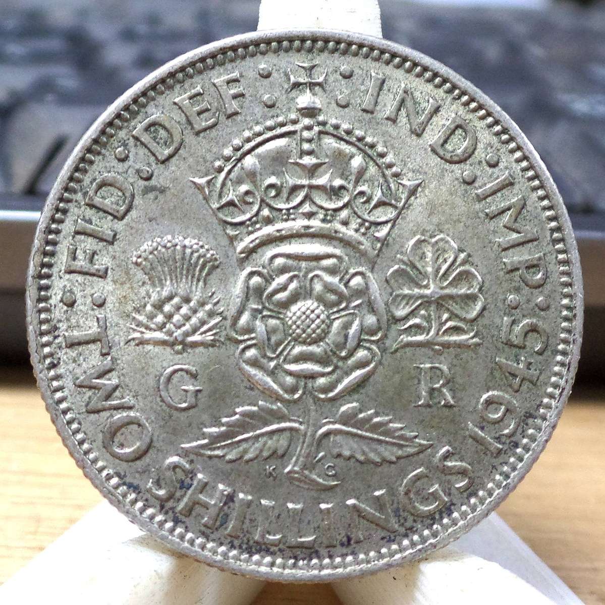 Britain 2 Shillings 1945 - Excellent condition