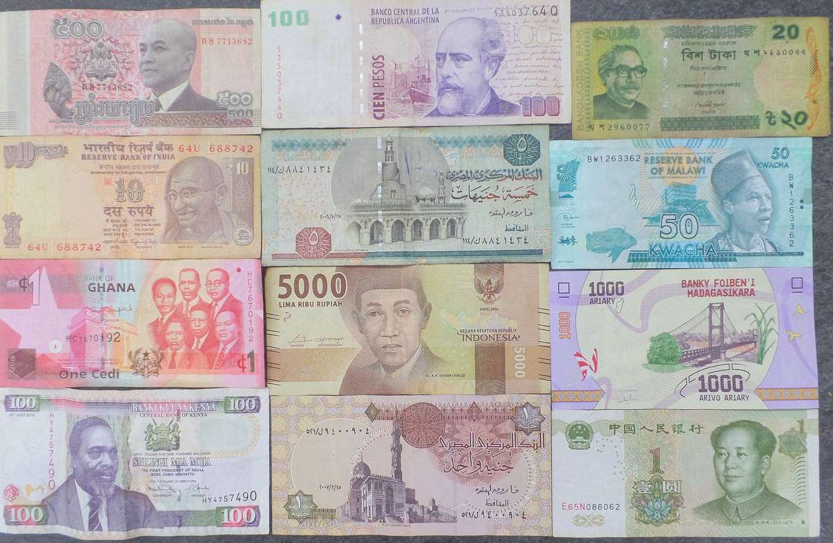 Lot of 12 International bank notes