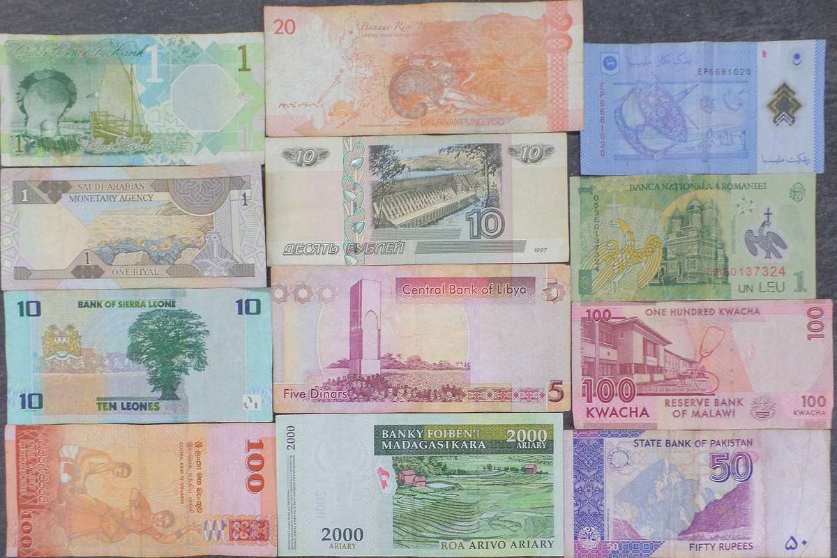 Lot of 12 International bank notes