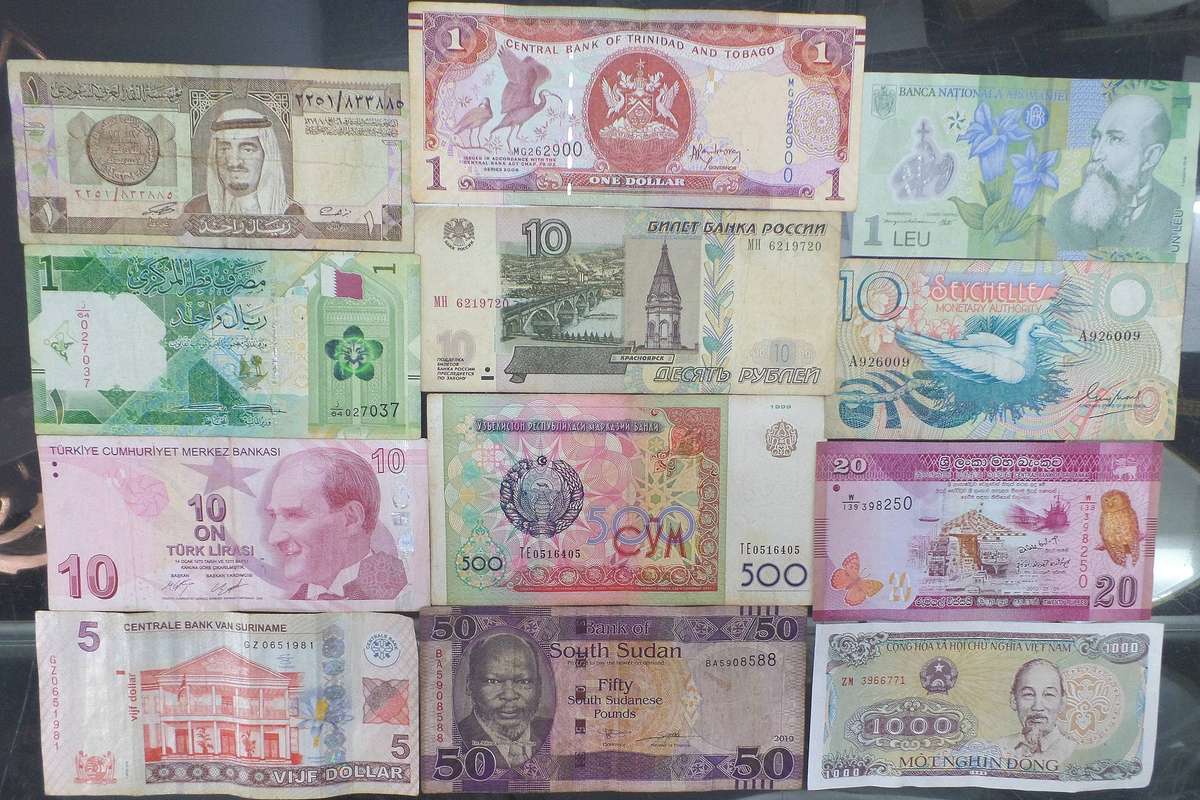 Lot of 12 International bank notes