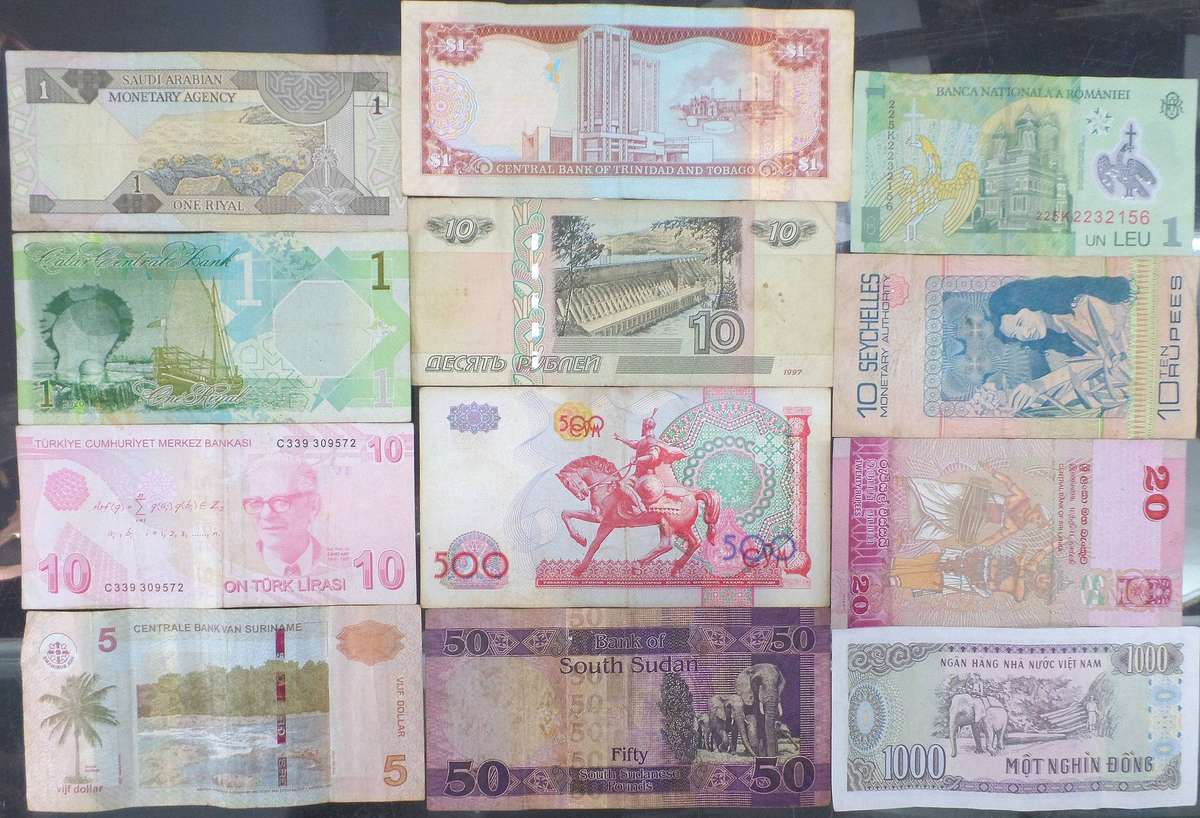 Lot of 12 International bank notes