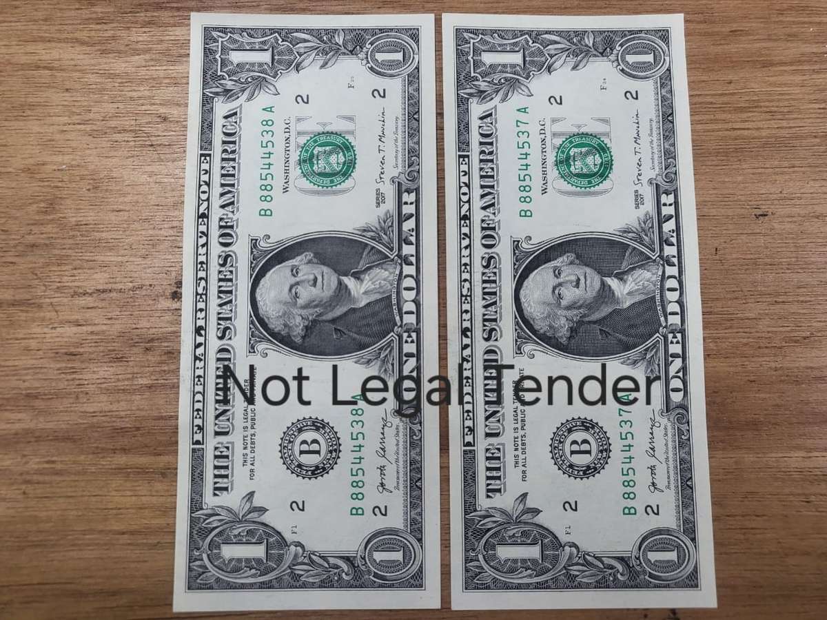 US Dollar Note Sequel Pair (2) : B88544537A-B88544538A - UNC