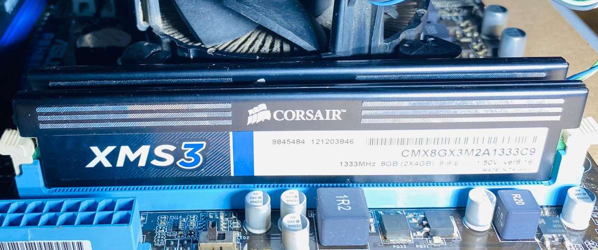 Intel Core i3-2320 3.0Ghz / 8GB Corsair XMS3 DDR3 / Nvidia GeForce GT710 / ASUS P8H61-V Motherboard