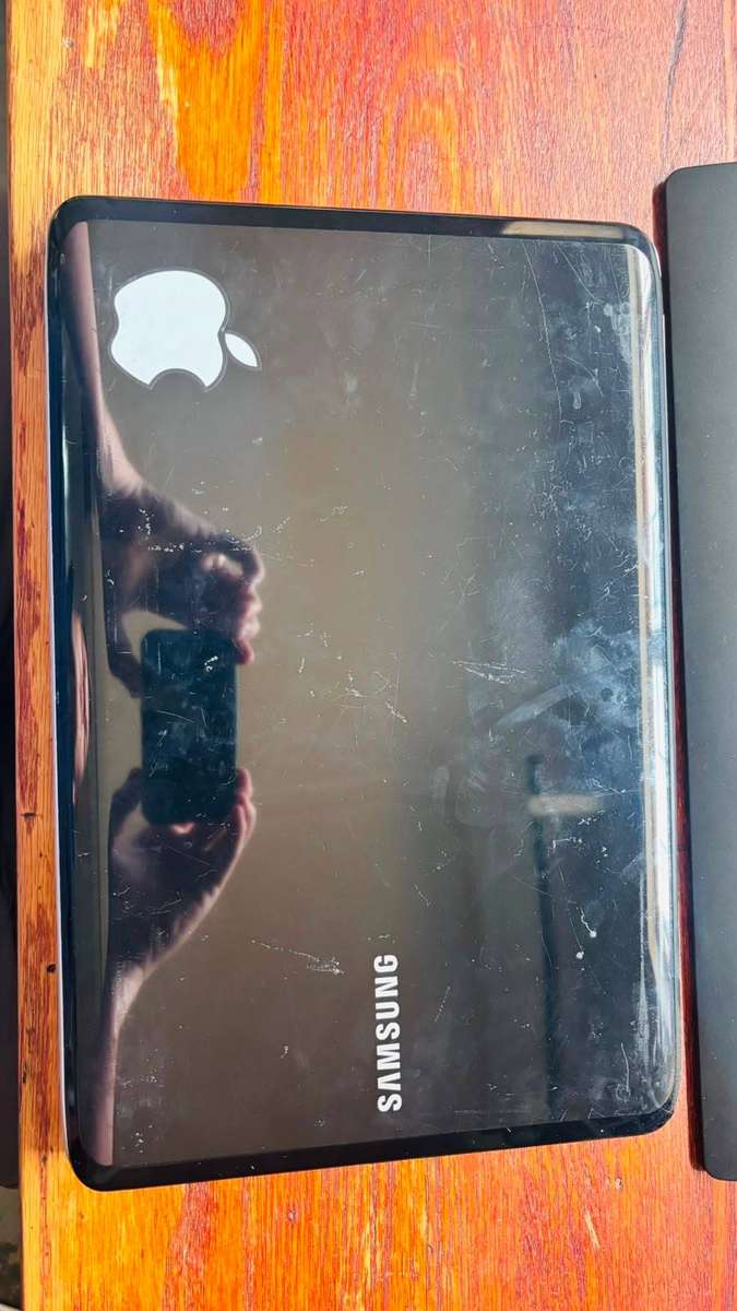 SAMSUNG NP-RV510 Laptop untested (Office Clearance)