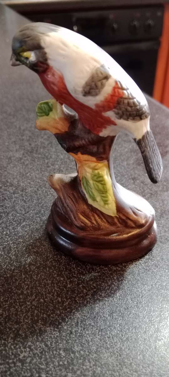 VintageBull-Finch Bird Ornament Ceramic Figure
