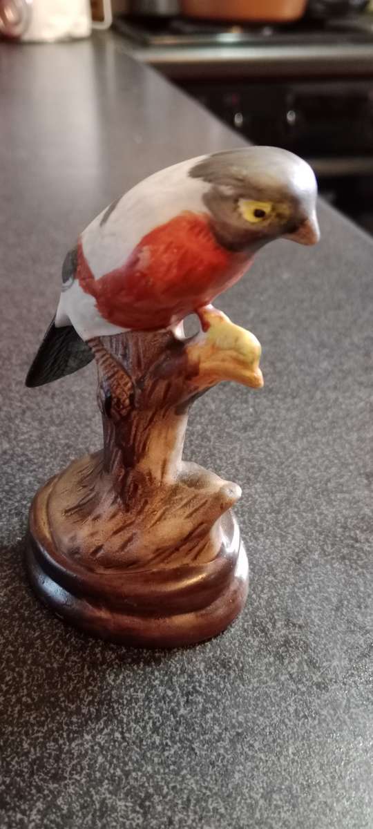 VintageBull-Finch Bird Ornament Ceramic Figure