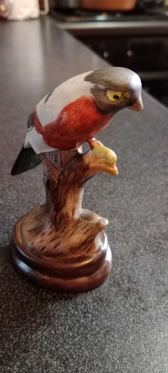 VintageBull-Finch Bird Ornament Ceramic Figure
