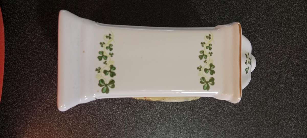 Vintage Belleek B0057 Glenveigh Mantel Shamrock Porcelain Clock Ireland Battery