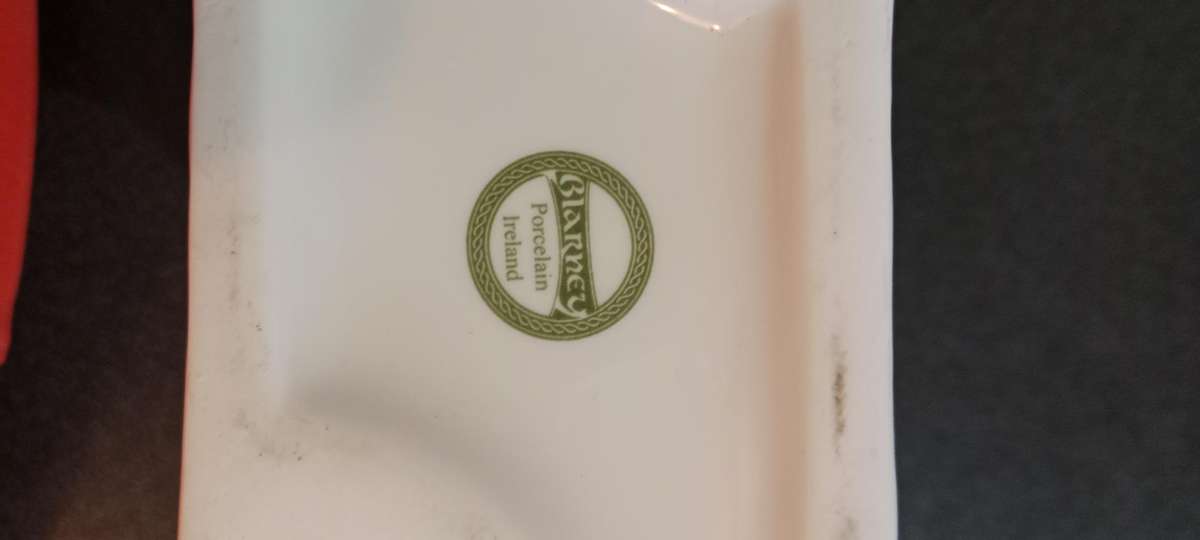 Vintage Belleek B0057 Glenveigh Mantel Shamrock Porcelain Clock Ireland Battery