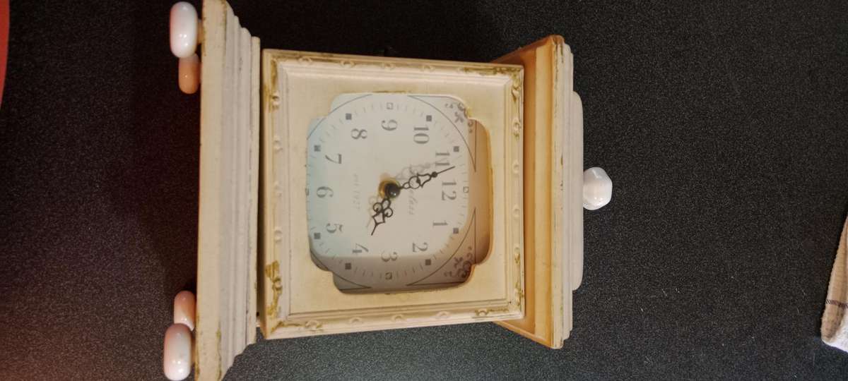 Vintage Wooden Mantel Clock