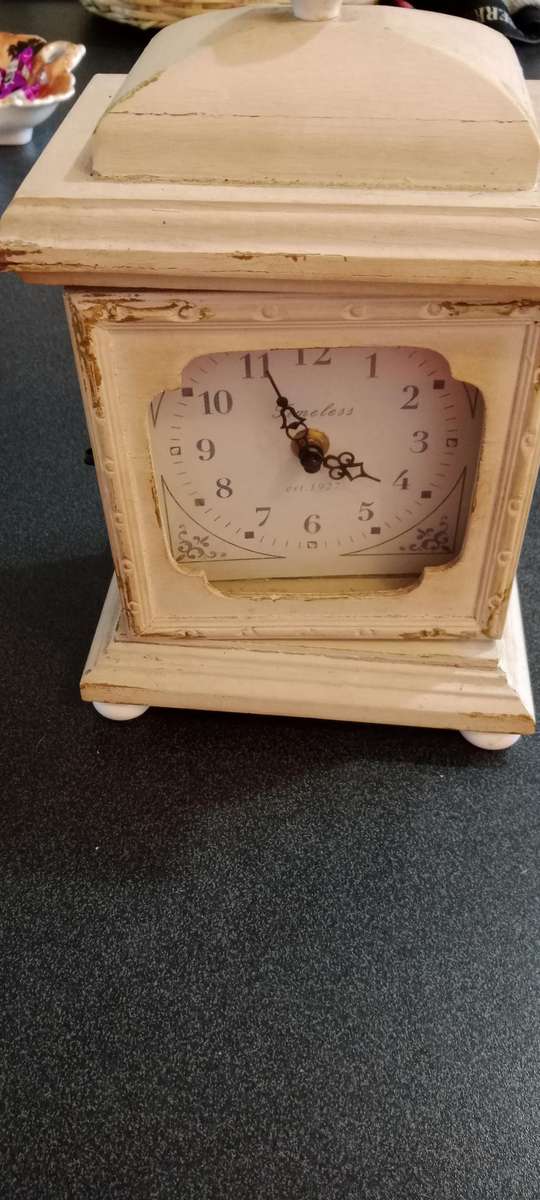 Vintage Wooden Mantel Clock