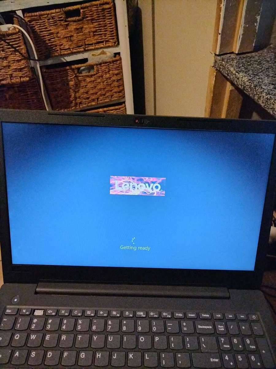 Lenovo V330-15ikb I5 8th gen