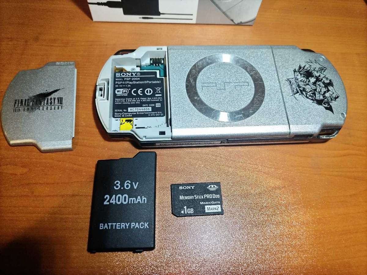 Limited edition PSP 2000 final fantasy crisis core