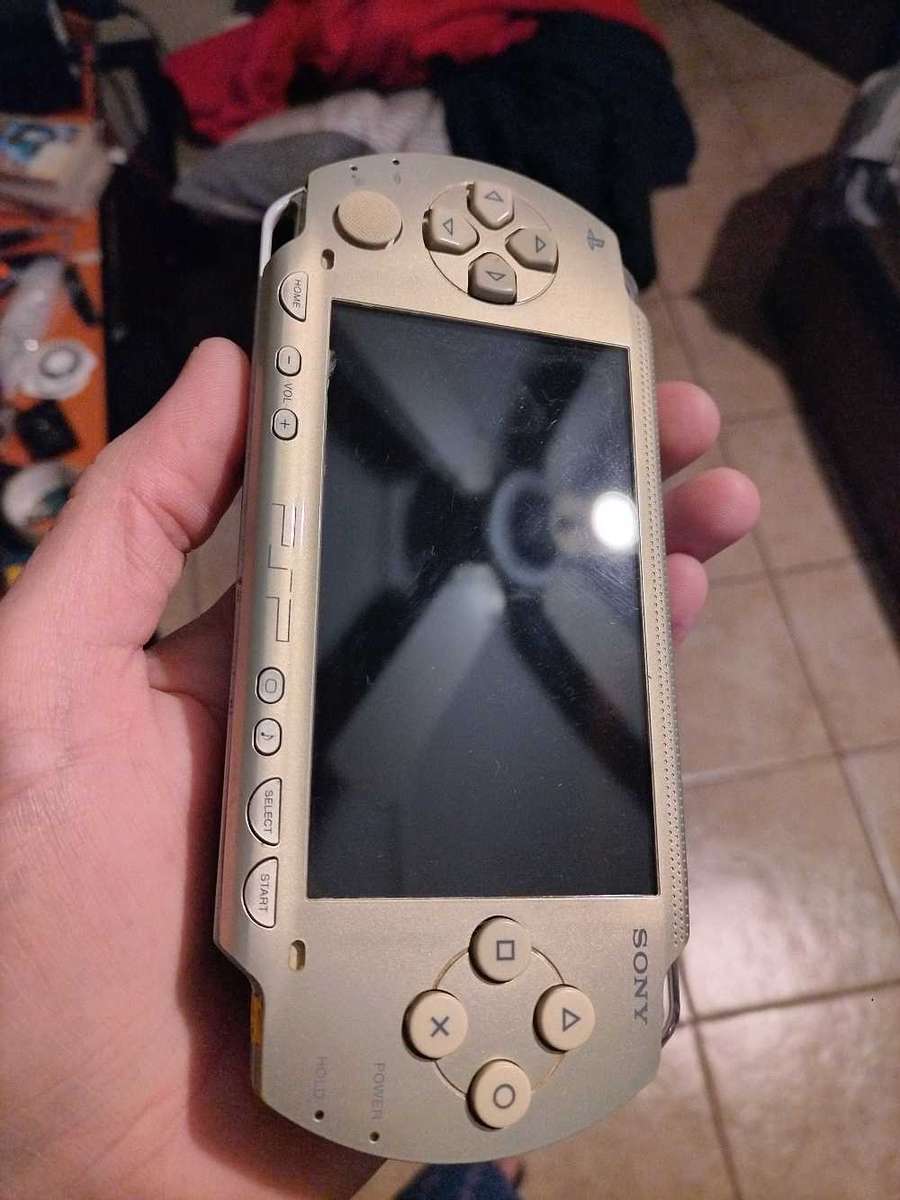 Champagne PSP 1000 console