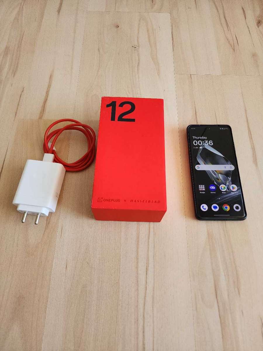 OnePlus 12 x Hassleblad Edition