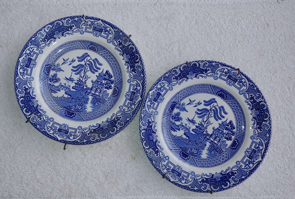 Old Willow plates