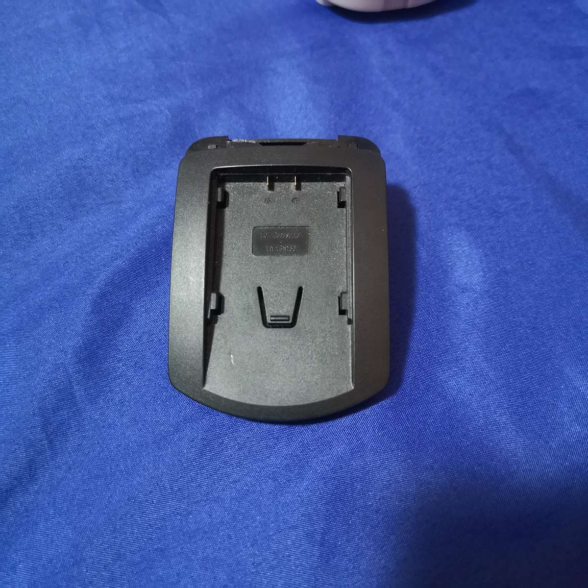 Universal Camera/ camcorder Charger with plate for Panasonic