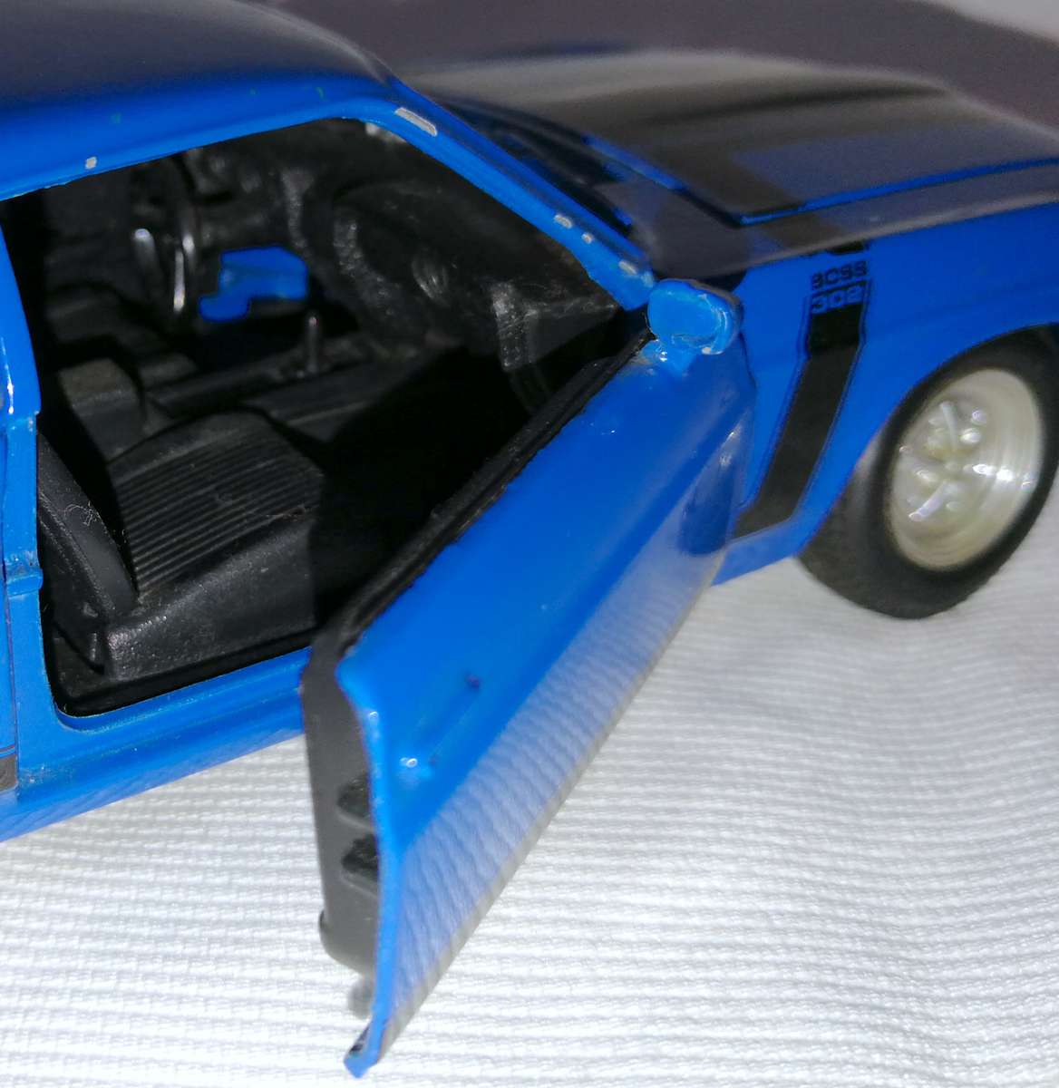 Vintage Maisto 1:24 1970 The Boss Ford Mustang 302 in Blue