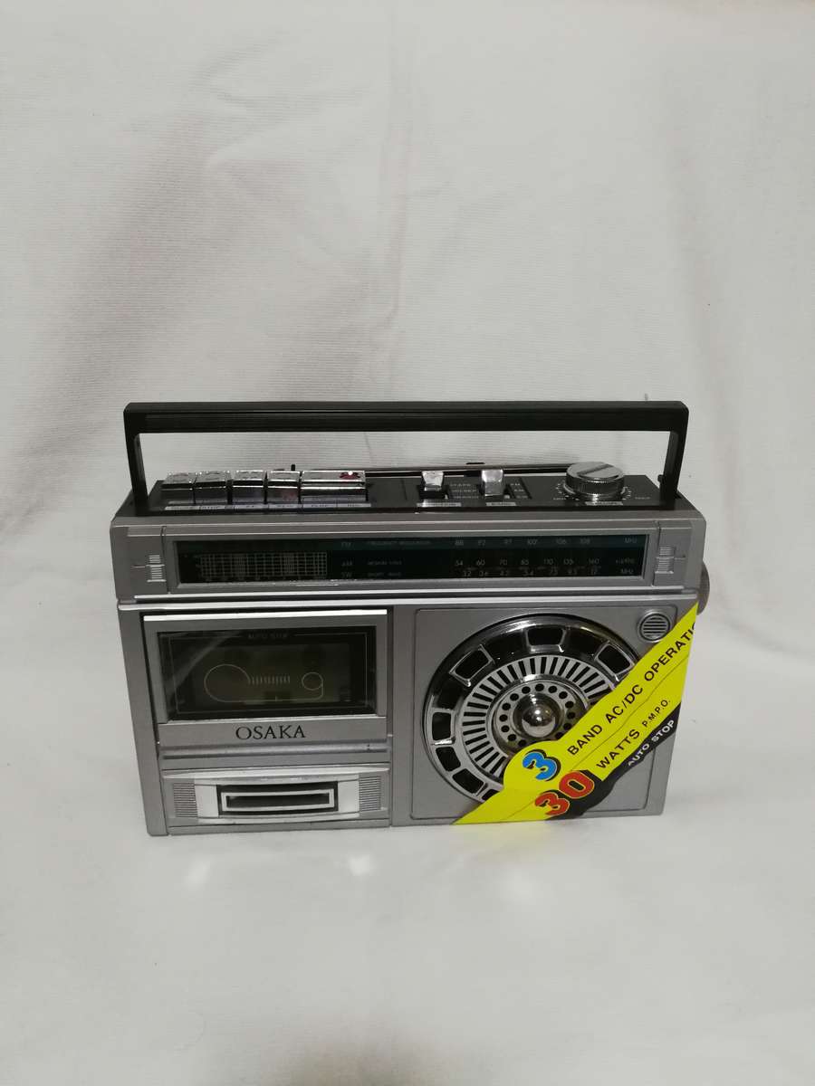OSAKA TW 8701 Portable AM/FM Radio Cassette Recorder, Records from Built-in Mic. Vintage