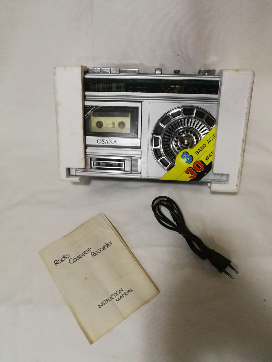 OSAKA TW 8701 Portable AM/FM Radio Cassette Recorder, Records from Built-in Mic. Vintage