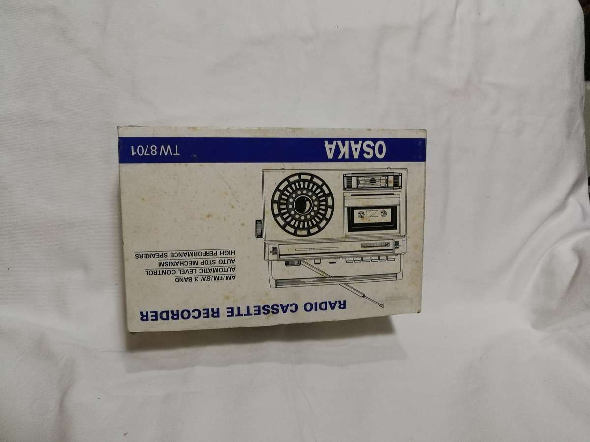 OSAKA TW 8701 Portable AM/FM Radio Cassette Recorder, Records from Built-in Mic. Vintage
