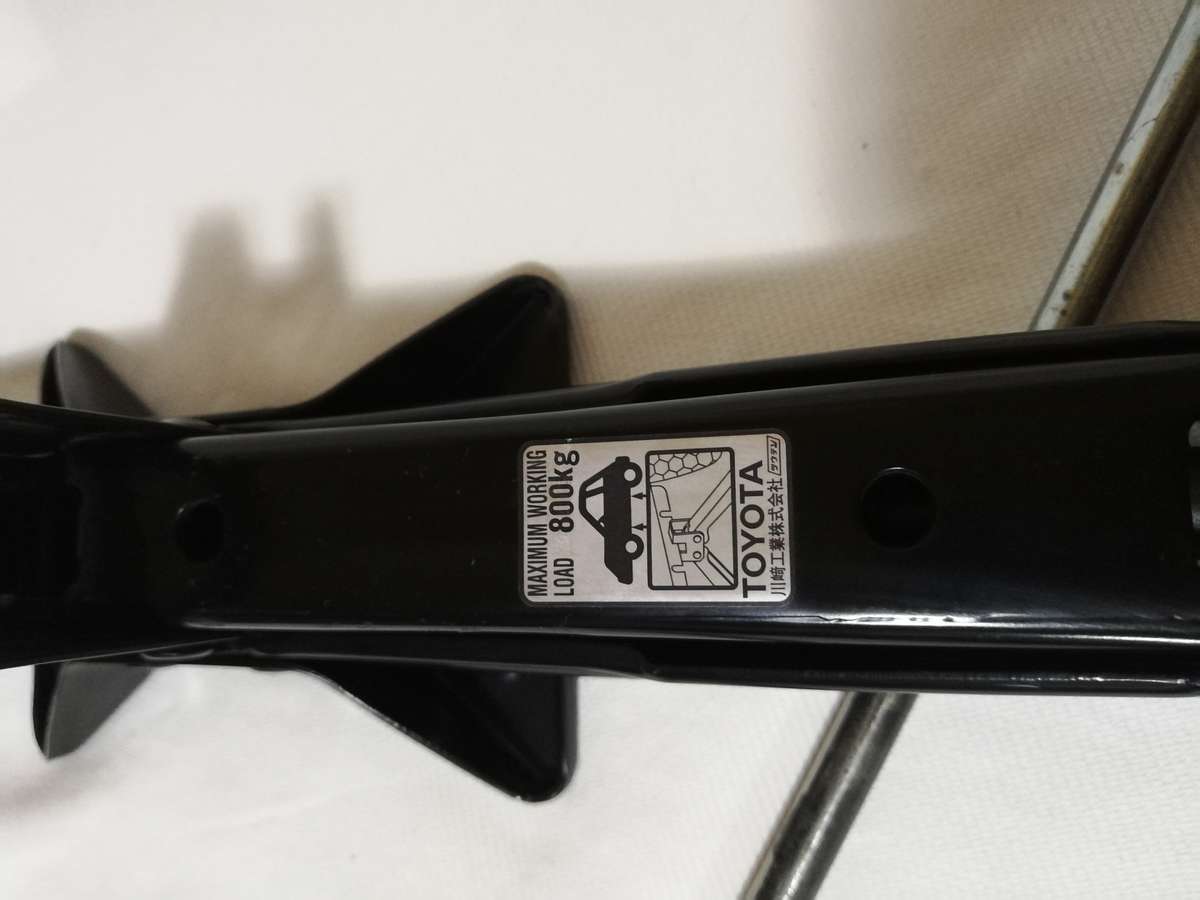 TOYOTA Original Jack with lever, Can fit Chrysler, Ford, Chev