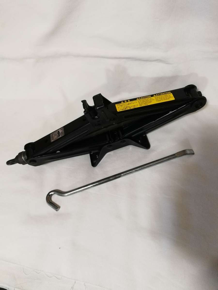 TOYOTA Original Jack with lever, Can fit Chrysler, Ford, Chev