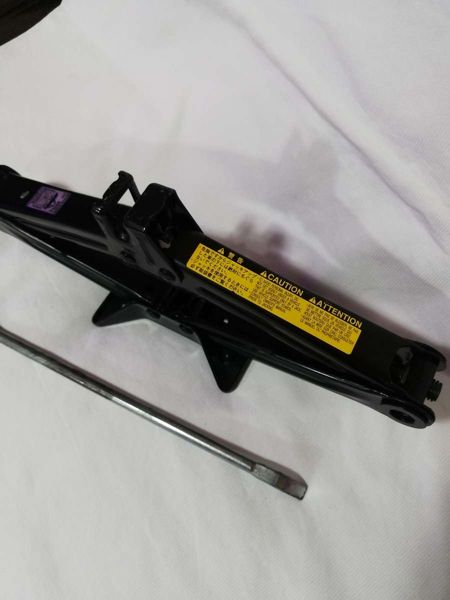 TOYOTA Original Jack with lever, Can fit Chrysler, Ford, Chev