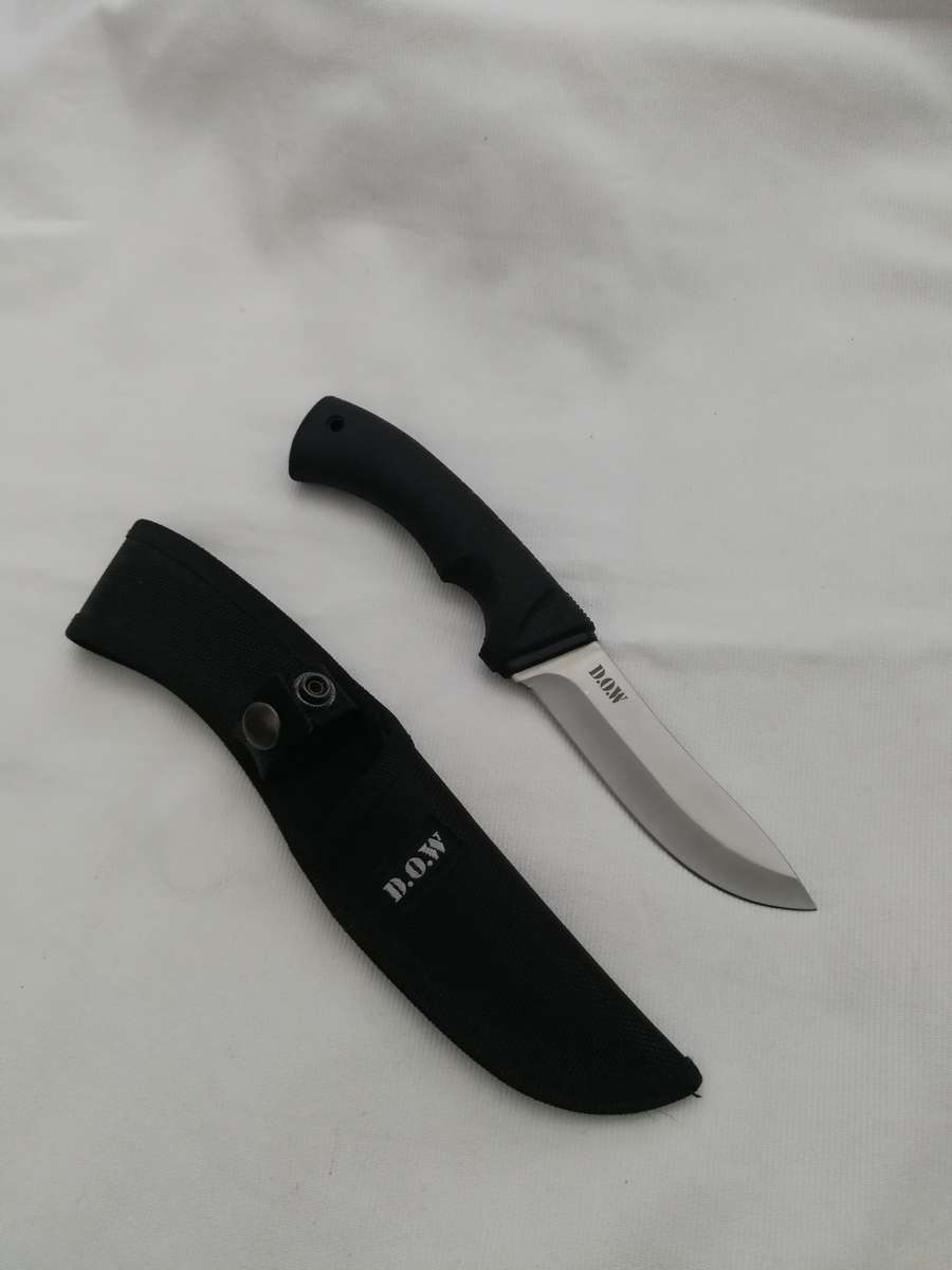 Hunting/ Survival Knife- Black non slip grip with strong sheath- D.O.W
