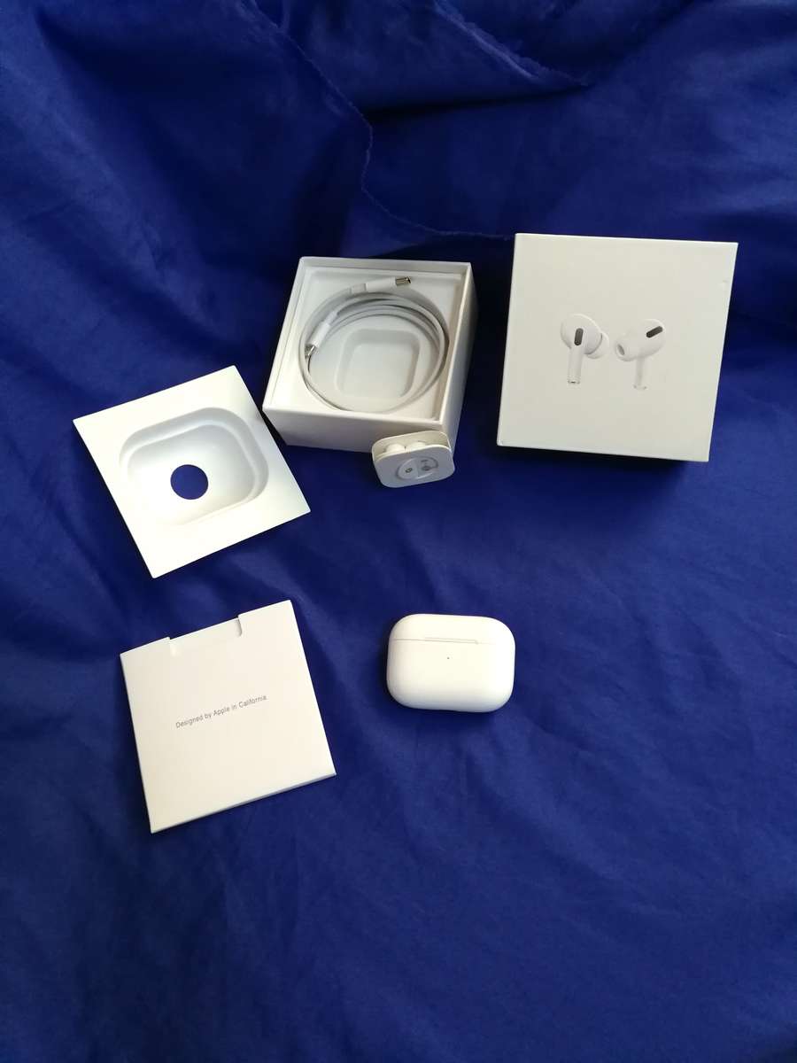 APPLE AirPods Pro 2nd Gen with MagSafe Case (USB-C)- Boxed item