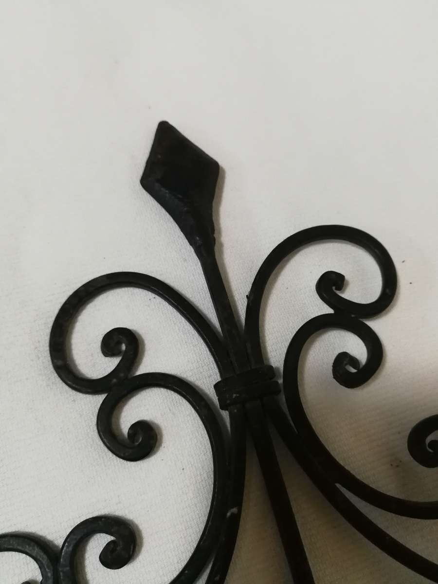 Black Cast Iron Decorative Picture Frame Easel/ Recipe Book Diamond Scroll Curve Design- Vintage