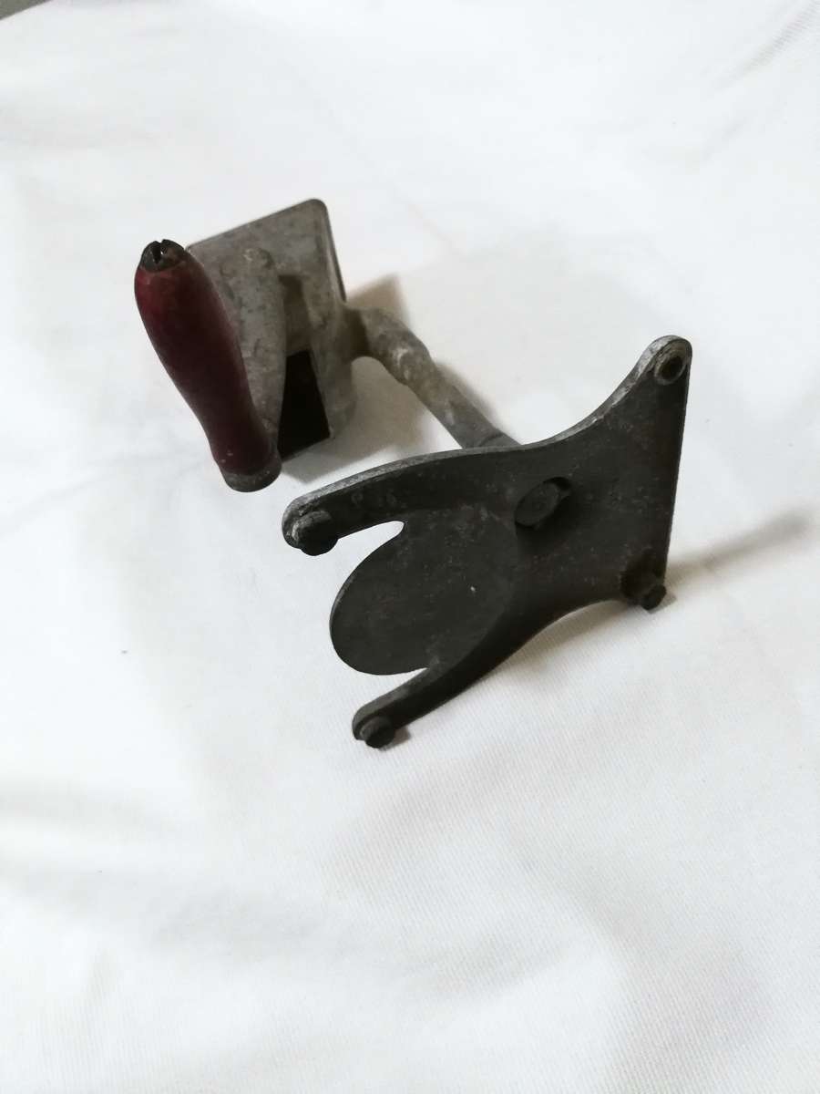 Vintage National Brand Metal Ice Cube Crusher 1950s Red Hand Crank