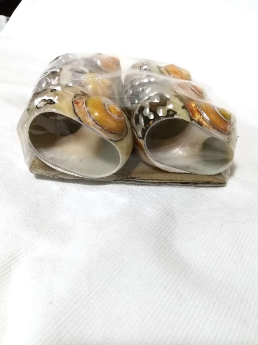 Serviette holders made from polished Turban Shells