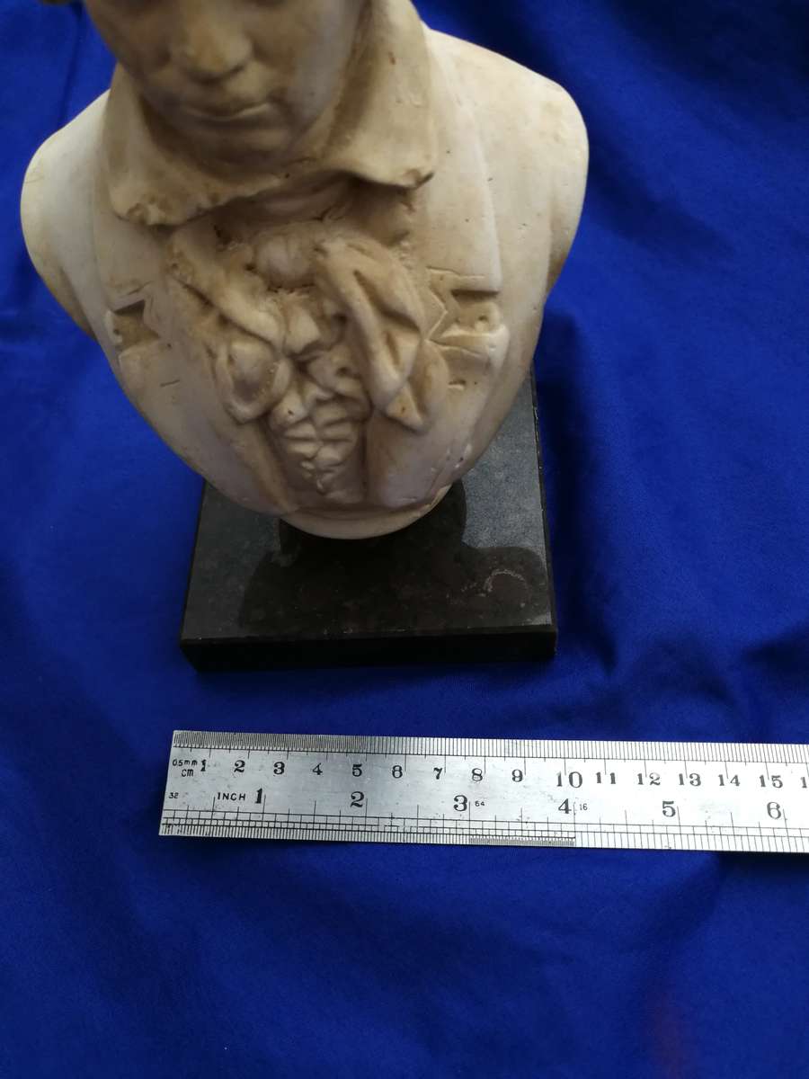 BEETHOVEN SCULPTURE Plaster Bust - Vintage R 23 cm Ludwig van Beethoven German composer and pian