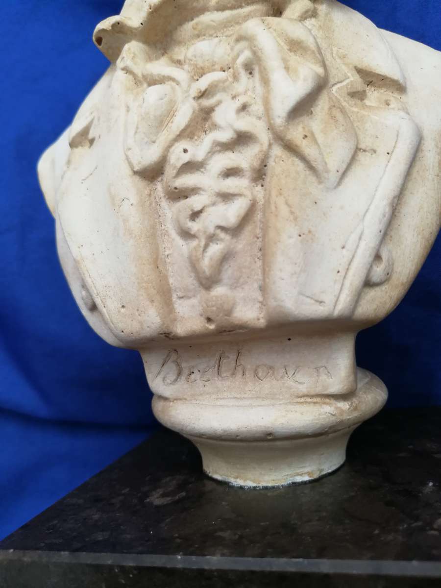 BEETHOVEN SCULPTURE Plaster Bust - Vintage R 23 cm Ludwig van Beethoven German composer and pian
