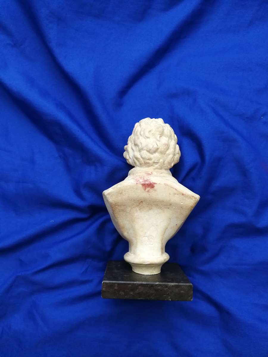 BEETHOVEN SCULPTURE Plaster Bust - Vintage R 23 cm Ludwig van Beethoven German composer and pian