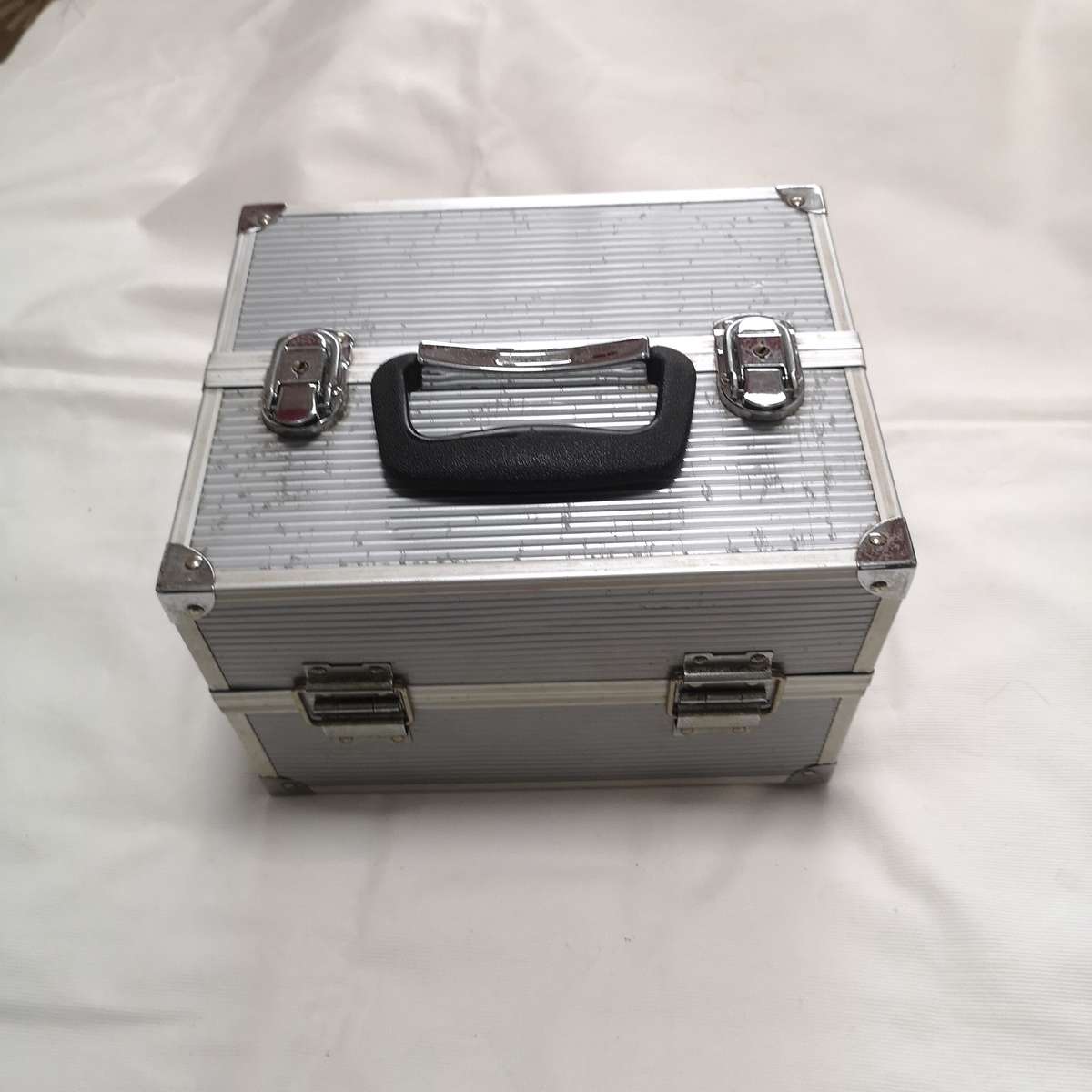 Aluminum Makeup Storage Box for Girls Makeup Artist- Cantilever- Vintage