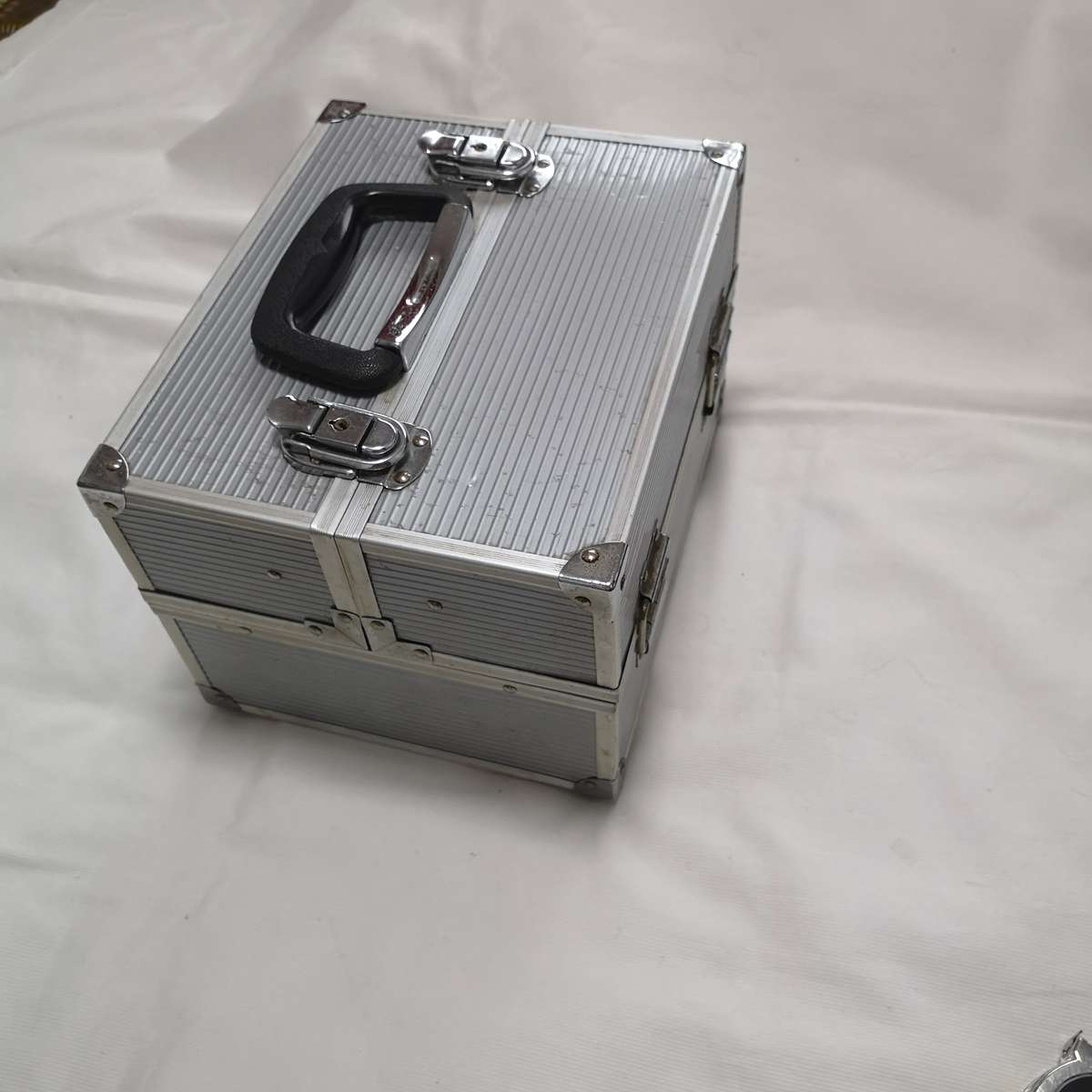 Aluminum Makeup Storage Box for Girls Makeup Artist- Cantilever- Vintage