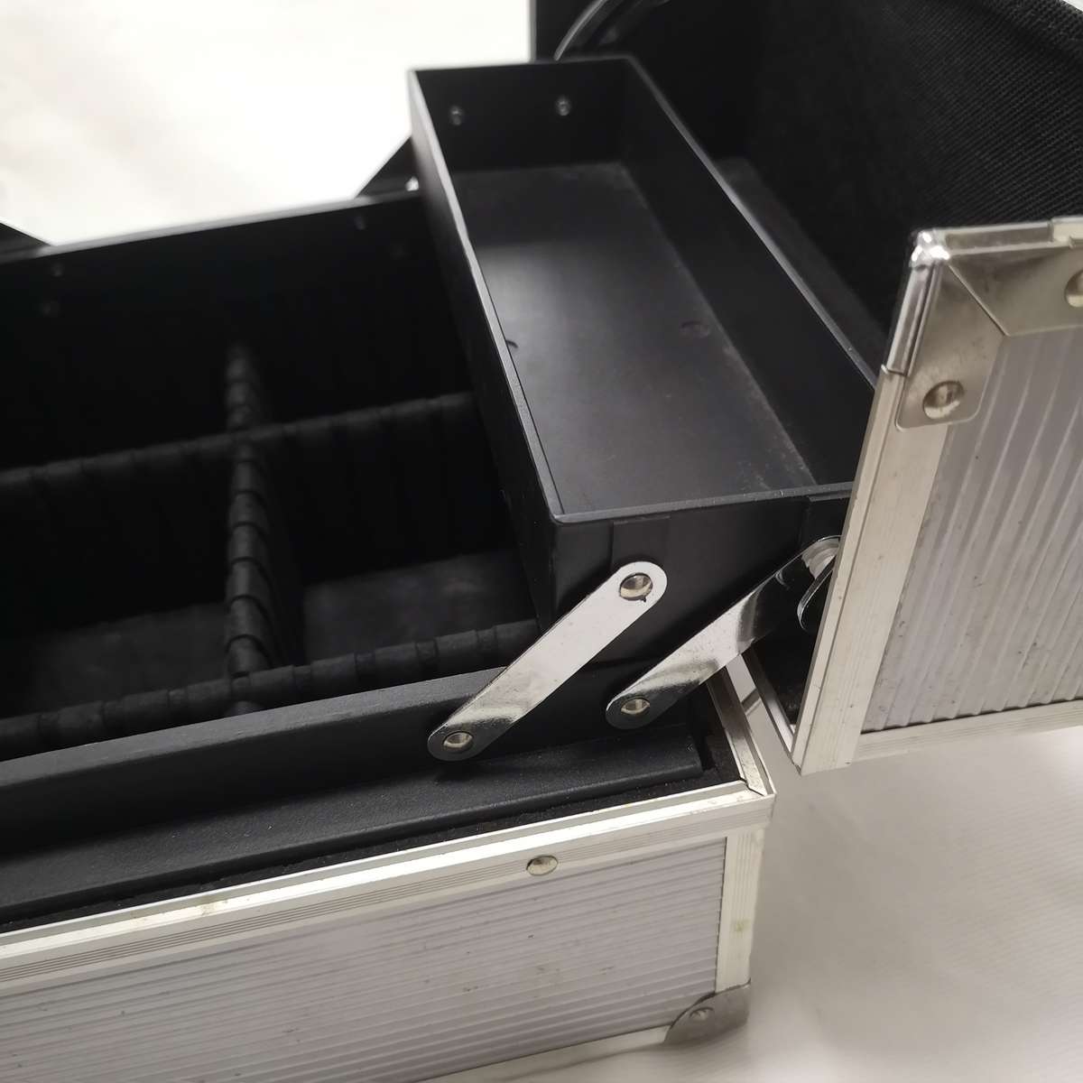 Aluminum Makeup Storage Box for Girls Makeup Artist- Cantilever- Vintage