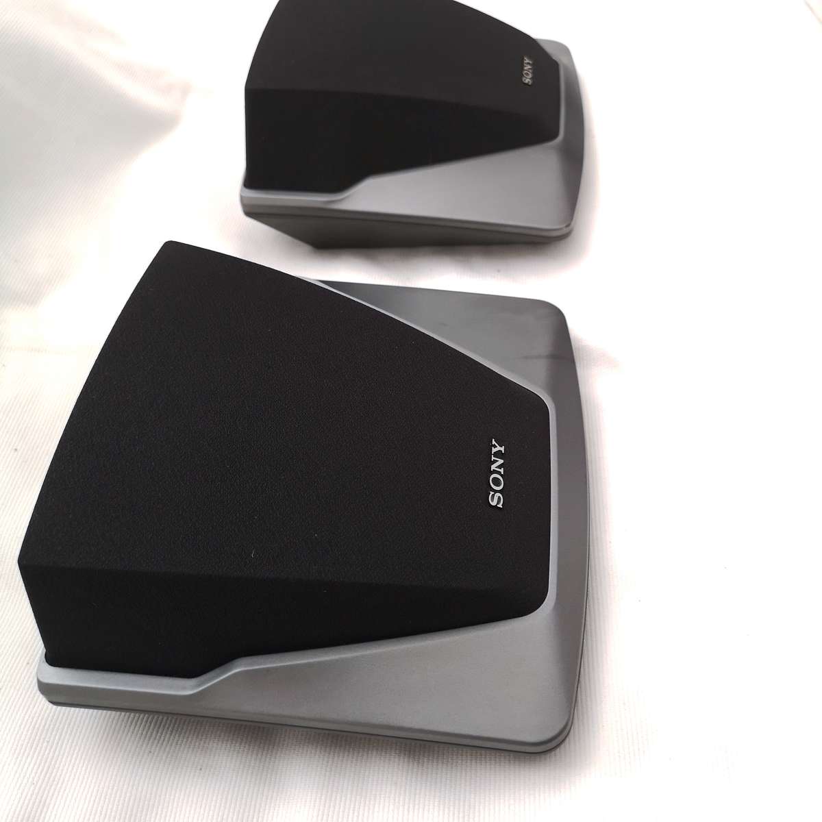 Sony SS- SR125G Speaker set. Vintage