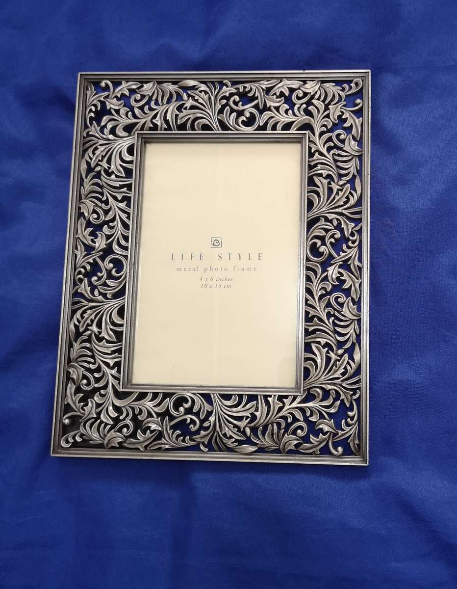 Life Style Metal Photo Frame- Vintage