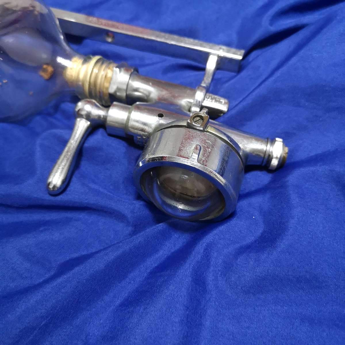 Vintage Bowkers Limited Sheffield Opal Deluxe Chrome Glass Bullseye Bar Optic- GILBEYS