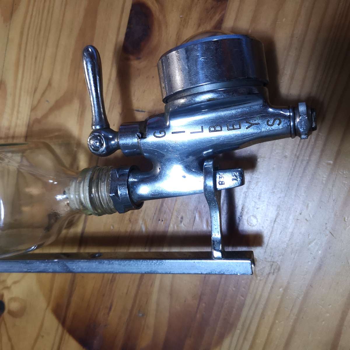 Vintage Bowkers Limited Sheffield Opal Deluxe Chrome Glass Bullseye Bar Optic- GILBEYS