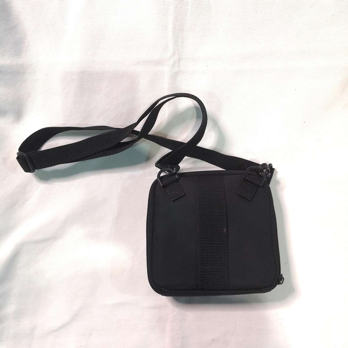 CASE LOGIC Nylon Multi Compartment CD Player Case with CD Storage