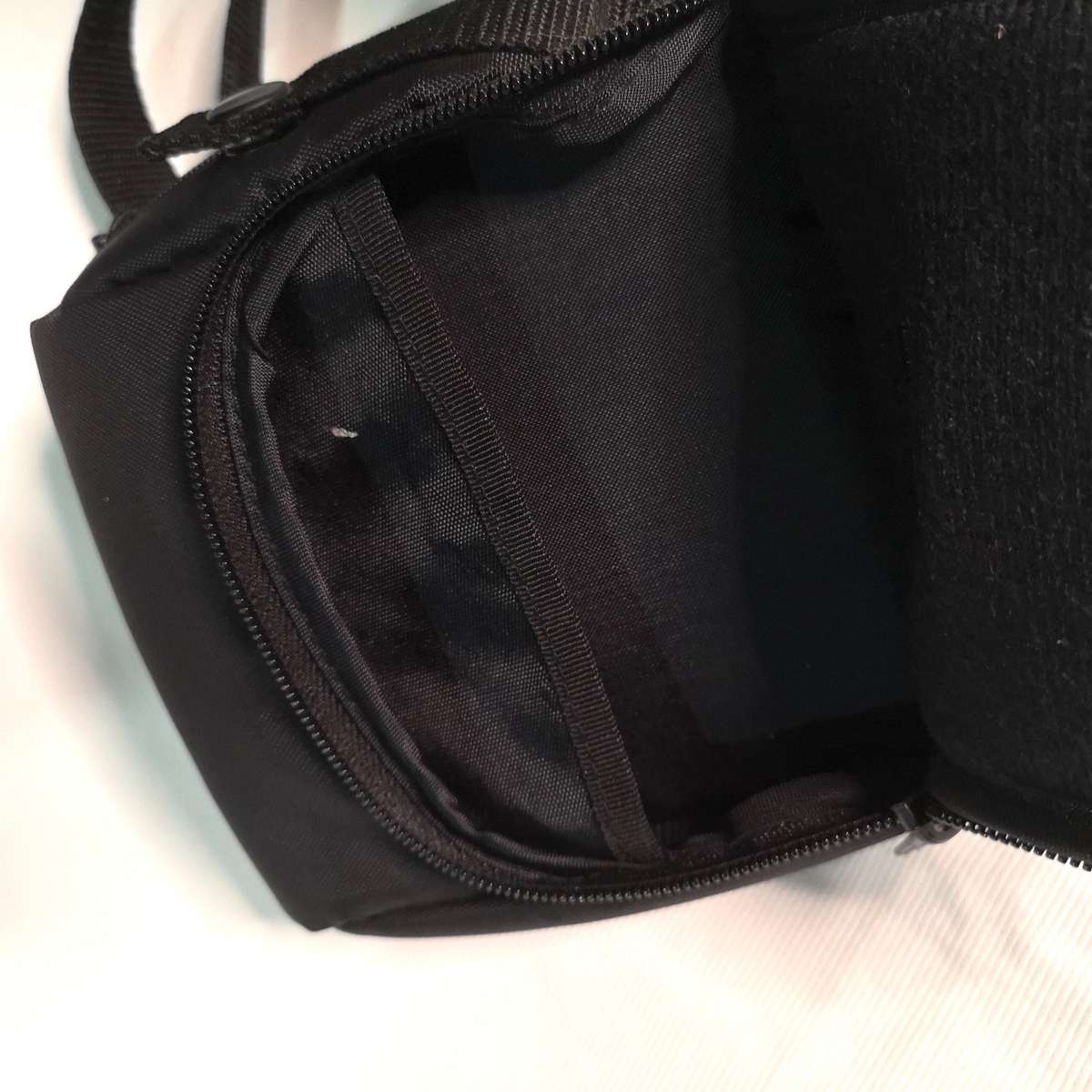 CASE LOGIC Nylon Multi Compartment CD Player Case with CD Storage