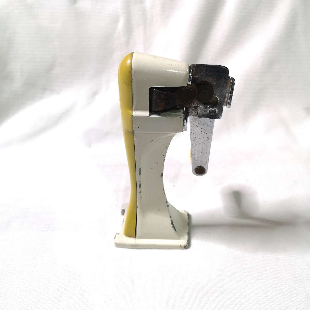 1950s Vaughan Flex Roll Champion Gold Hand Crank Can Opener